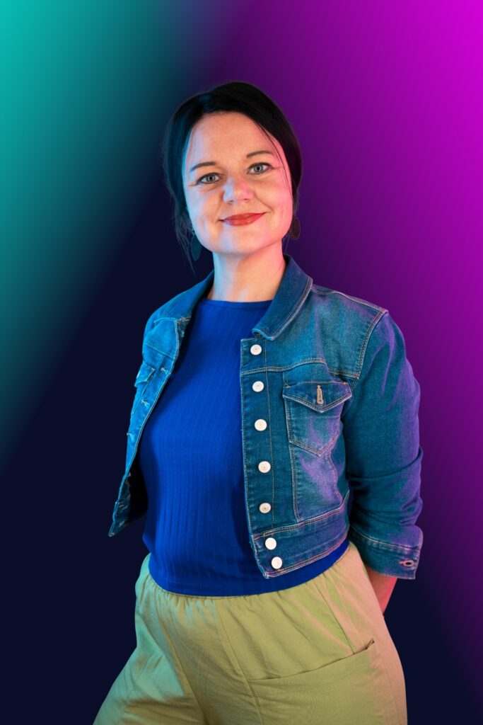 Katja Linse ist Malen & Zeichnen Lehrerin an der TALENT ACADEMY.