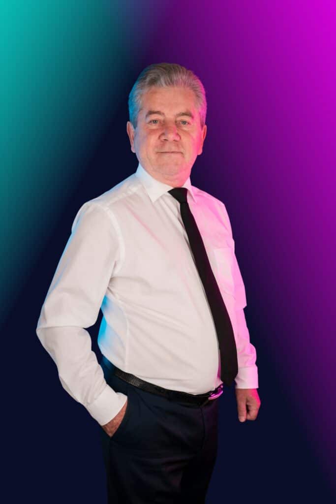 Sergey Petrakov ist Pianist an der TALENT ACADEMY.