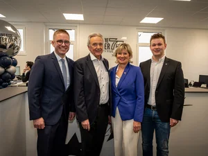 Mayor of the municipality of Rust, Kai-Achim Klare, with Jürgen, Mauritia and Frederik Mack in the office of Welcome Centre 75.