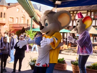 Ed Euromaus et Edda Euromausi lors d'une rencontre organisée avec des enfants à Europa-Park.