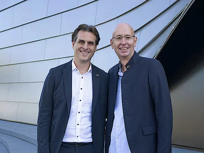 Thomas Mack und Oliver Altherr vor dem Eatrenalin Gebäude.
