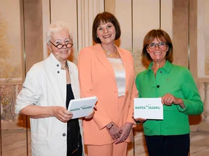 Marianne Mack with two of the volunteer speakers from the ‘New Perspectives’ lecture series.