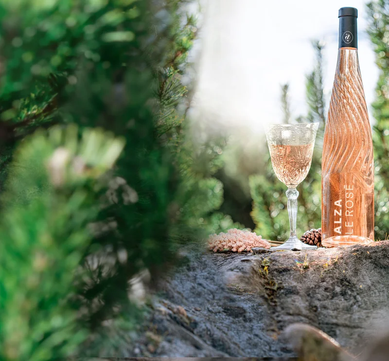 The original bottle of ALZA Le Rosé.