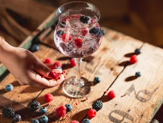 ALZA Berry served with berries.