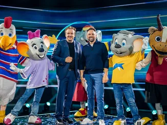 Michael Mack, Steven Gätjen and the Europa-Park mascots at the MACK One Keynote.