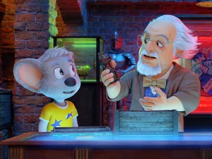 Image du film 4D « La nuit au parc » : Ed Euromaus et le professeur Nikolaïev observent une mystérieuse statue.