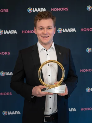 Frederik Mack with the award IAAPA Honors Award for Human Resources Excellence.