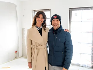 Miriam Mack und DJ BoBo Kinderhaus Botschafterin Miriam Mack und Projektpate DJ BoBo stehen auf der Baustelle eines der zukünftigen Apartments des "Europa-Park Kinderhaus Kleine Helden".