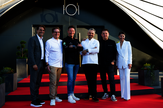 Menü Premiere im September 2025 2-Sterne-Koch Peter Hagen-Wiest mit den 2-Sterne-Köchen Stefan Heilemann, Paul Stradner, Christian Kuchler, Thomas Mack und Katja Mack