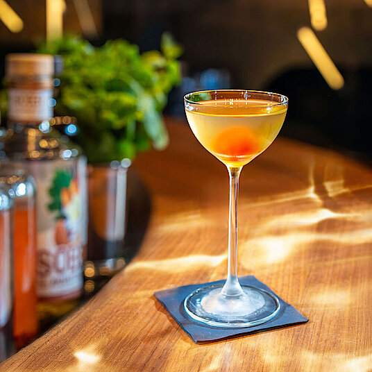 Exclusive Eatrenalin cocktail 'Tomatini' Eatrenalin cocktail ‘Tomatini’ with tomato and fermented pickles