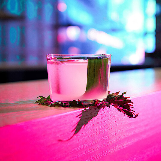 Cocktail Umami Eatrenalin Der interessant angerichtete Cocktail "Kintsugi" im Raum "Umami" bei Eatrenalin Late Night.