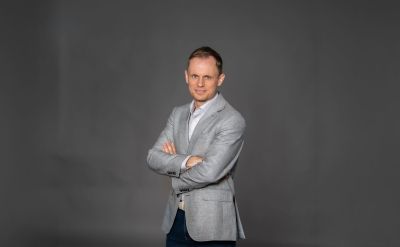 Portrait von Eric Liesenfeld – Veranstaltungsleiter im Bereich Confertainment des Europa-Park Erlebnis-Resorts. 