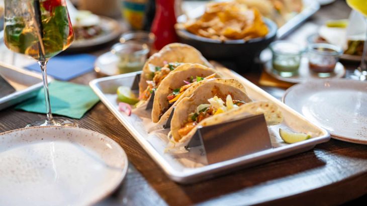 Close-up van heerlijke taco's.