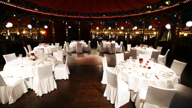 Salle événementielle « Palace des Rêves » avec de superbes sièges au Confertainment Center d’Europa-Park.