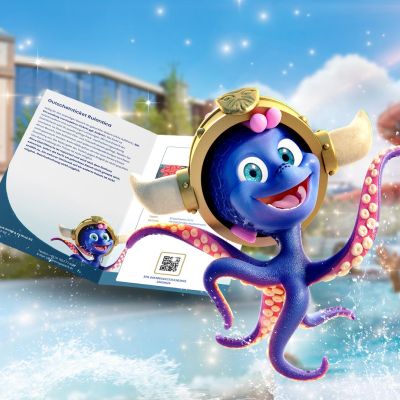 Snorri präsentiert das Eintrittsticket für die Wasserwelt Rulantica. 