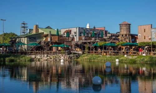 Tipi Town mit See