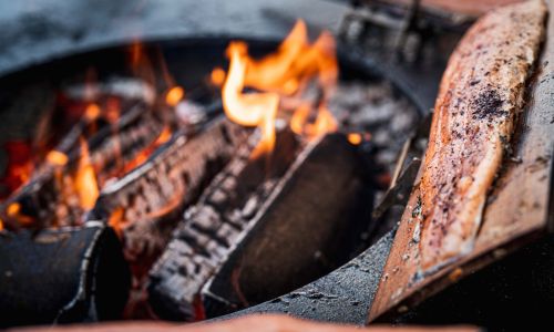 Una griglia a legna all’aperto al “Grill & Chill” dell’Europa-Park Resort.
